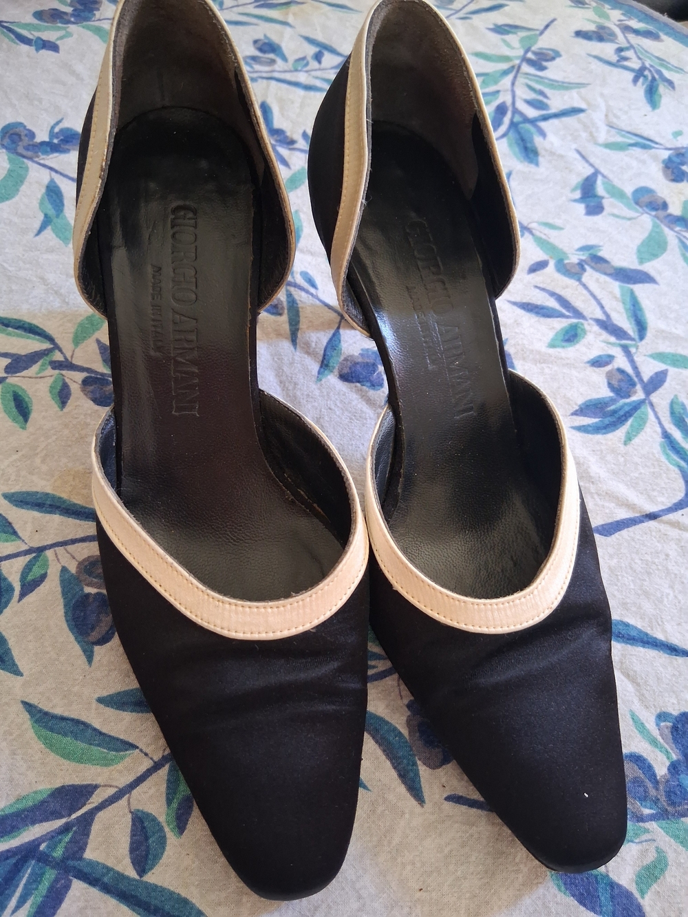 Giorgio Armani Black and Cream Pointed-Toe Women’s Pumps